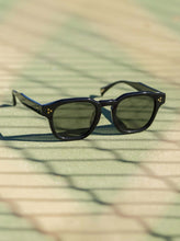 Load image into Gallery viewer, RUNE - Crystal Black / Green Polarized
